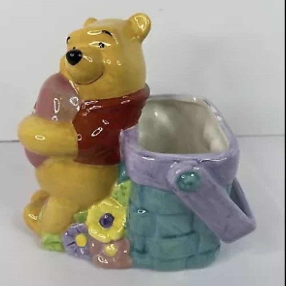 Disney Winnie the Pooh Ceramic Flower Planter FTD Inc Heart Flowers Basket